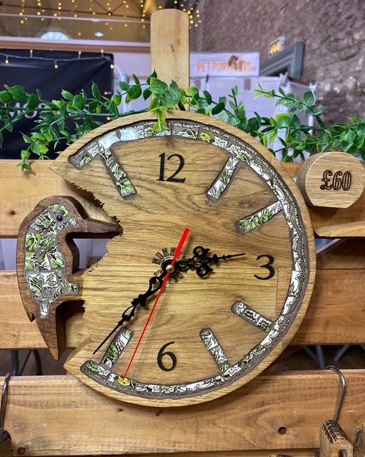 Oak woodpecker clock